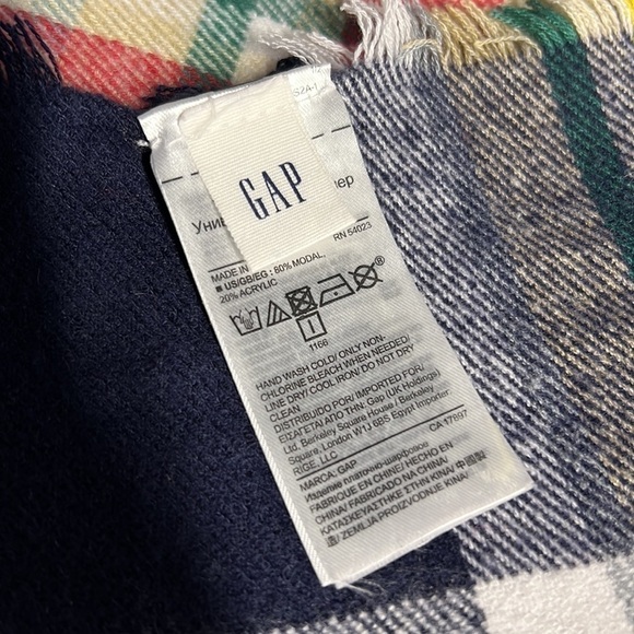 GAP BLUE AND PLAID BLANKET SHAWL WRAP - Picture 6 of 6